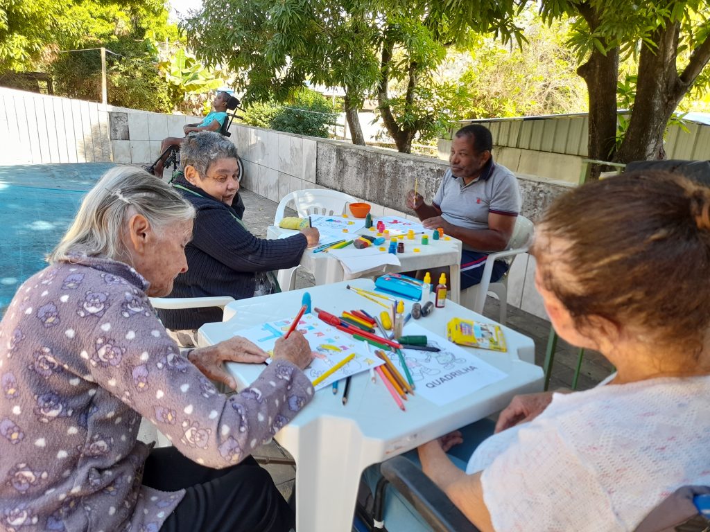 O Colorir é uma forma de estimulação da psicomotricidade.